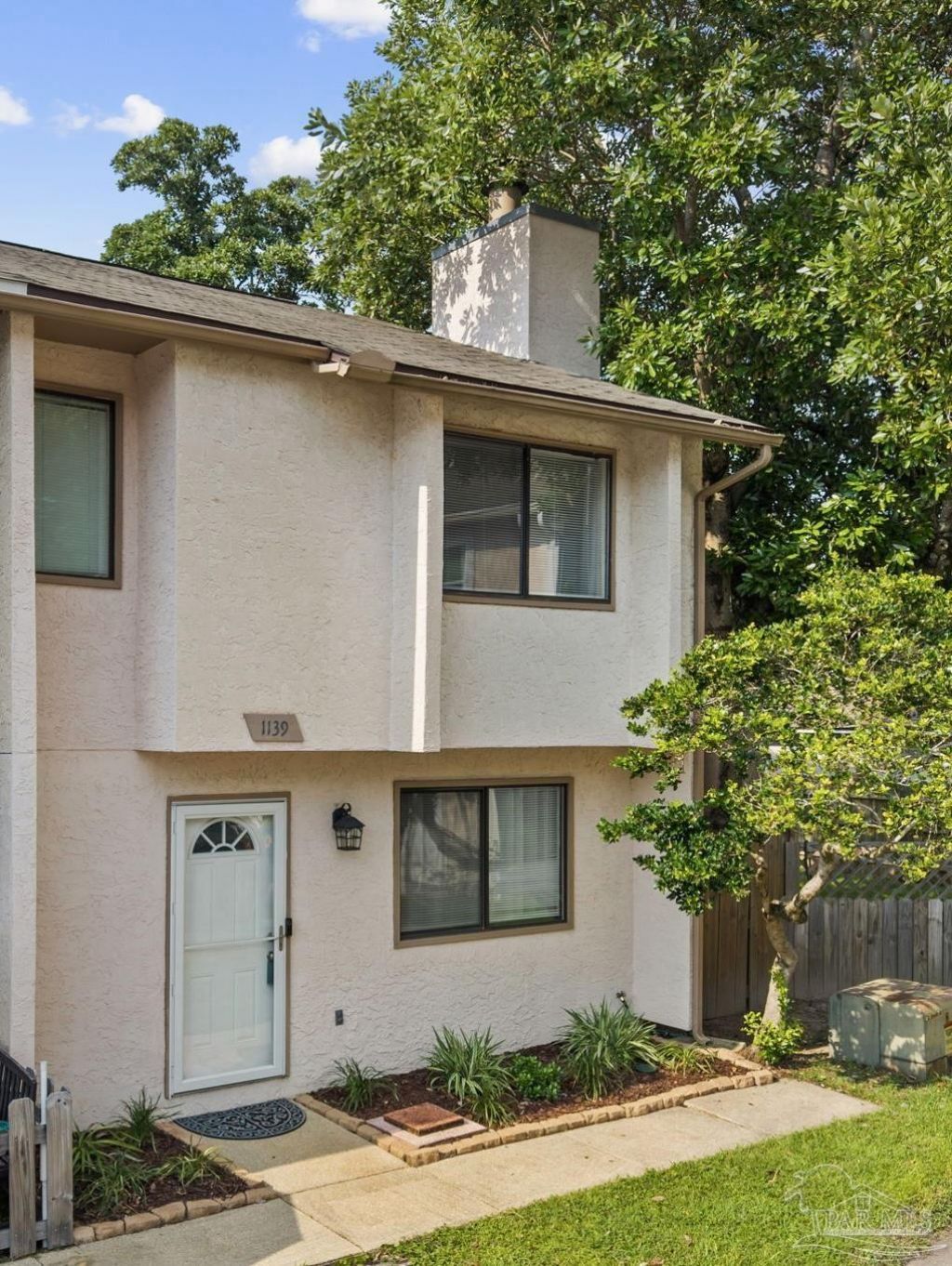 1139 Bloodworth Ln, Pensacola, FL 32504 Main Photo