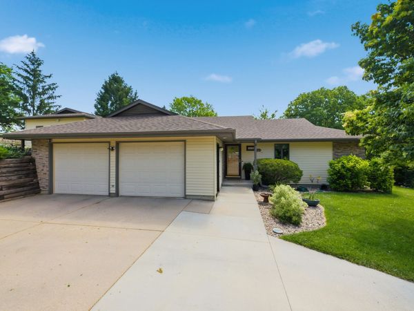 1615 HENRY Street, COUNCIL BLUFFS, IA 51503