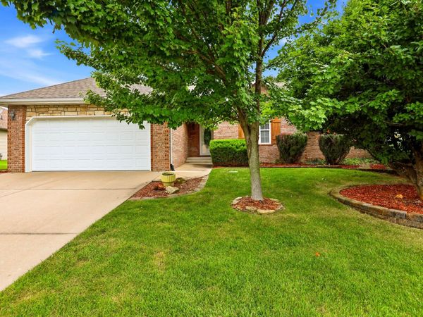 301 E Cypress Street, Clever, MO 65631