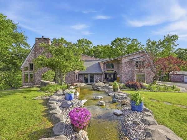 10591 Poppy Drive, Neosho, MO 64850