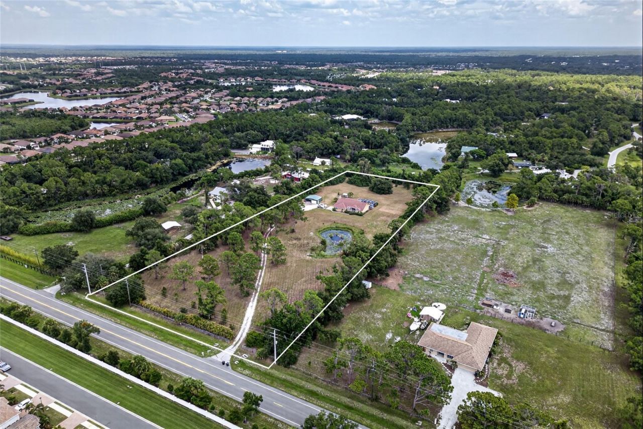 105 Jacaranda Boulevard, Venice, FL 34292 Photo