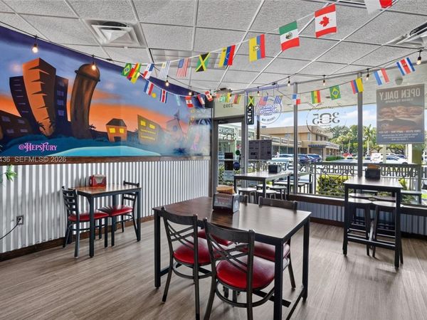 Turnkey Hollywood Restaurant w/ Hood, Gas & 2COP!, Hollywood, FL 33021