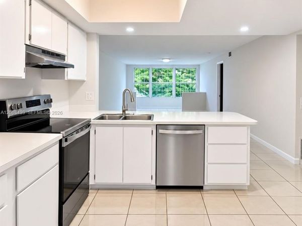 106 Palm Beach Trace Dr , Unit 106, Royal Palm Beach, FL 33411