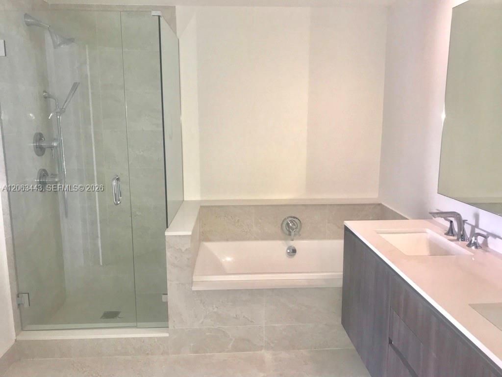 488 NE 18th St , Unit 3000, Miami, FL 33132 Photo