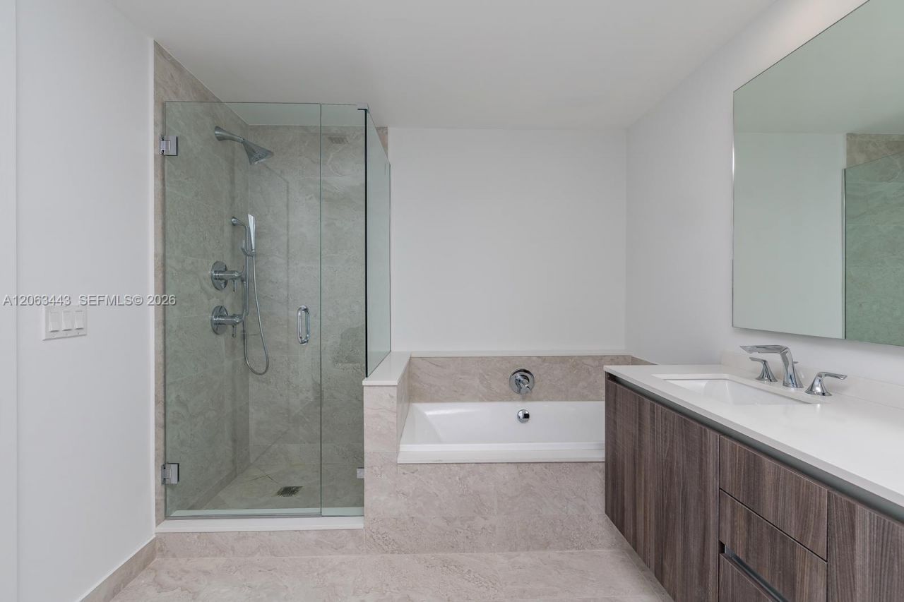 488 NE 18th St , Unit 3000, Miami, FL 33132 Photo
