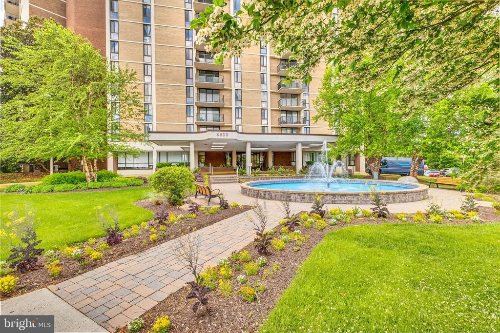 6800 Fleetwood Road, Unit 1105, McLean, VA 22101 Main Photo