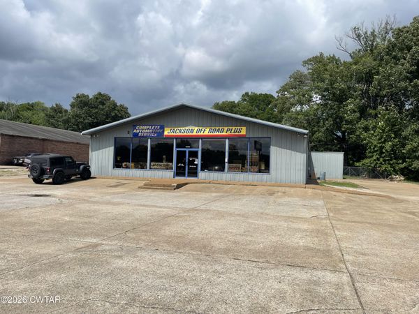 1082 US-45 Bypass , Jackson, TN 38301