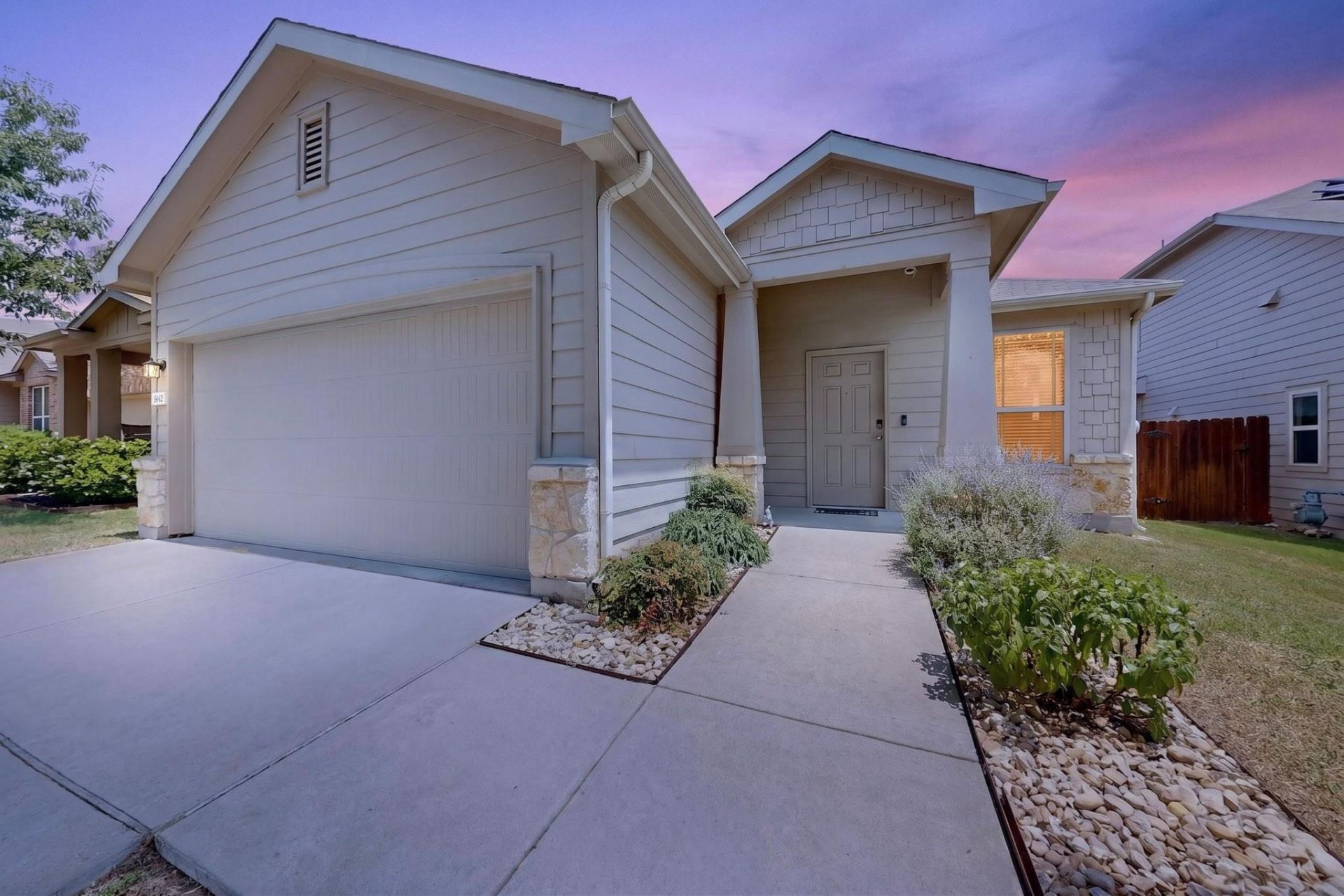 6901 Vail Ridge St, Austin, TX 78744 Main Photo