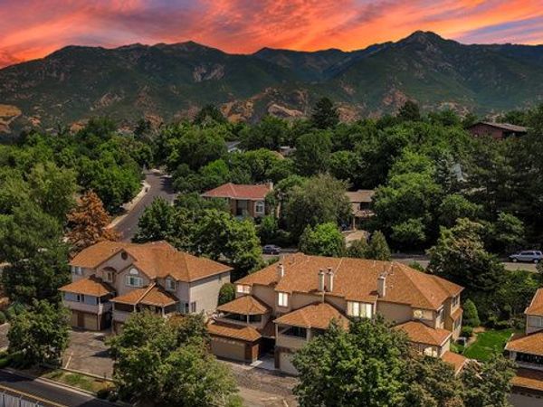 5822 S CLUB VIEW LANE LN , South Ogden, UT 84405