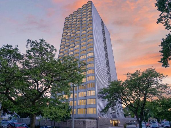 2525 S Shore DRIVE, Unit 25A, Milwaukee, WI 53207