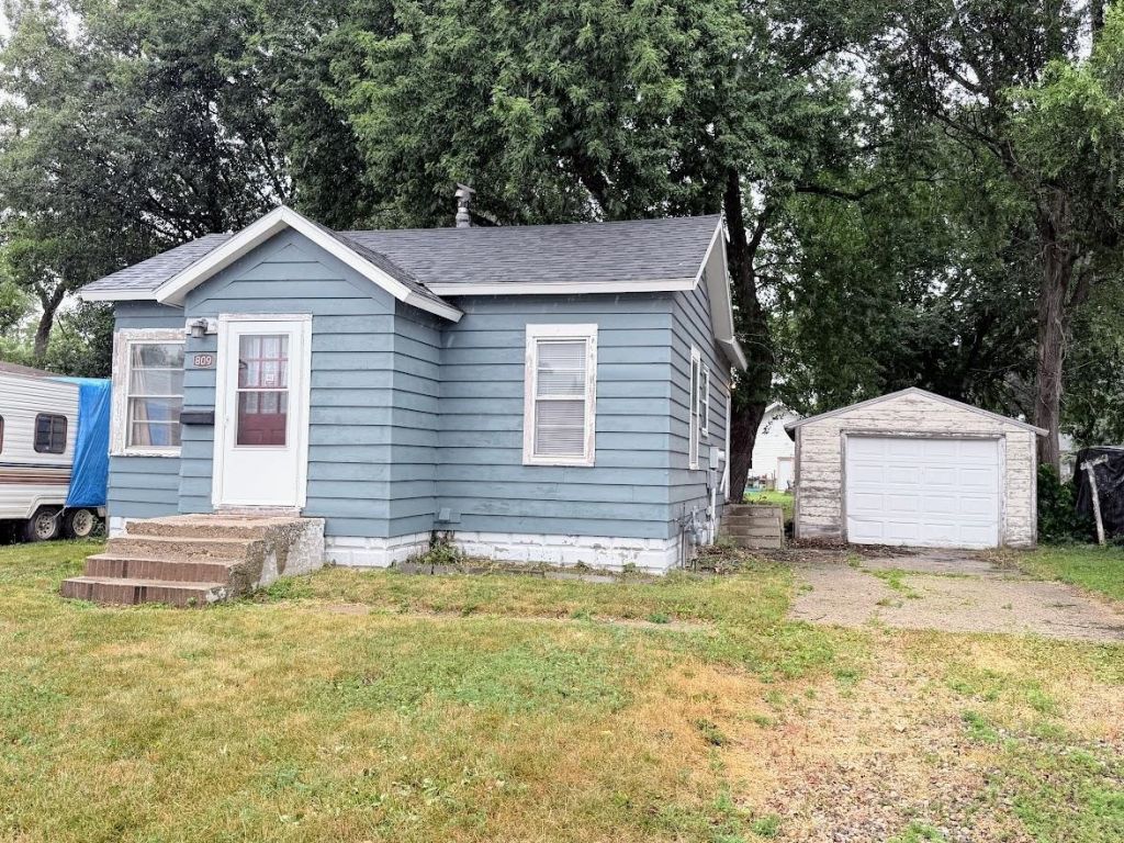 809 E Milw Street, Spencer, IA 51301 Main Photo