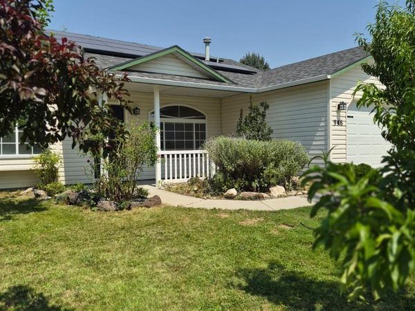 946 Johnson Dr, Middleton, ID 83644
