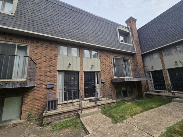 1111 S Waukegan Road S, Unit 14, Lake Forest, IL 60045