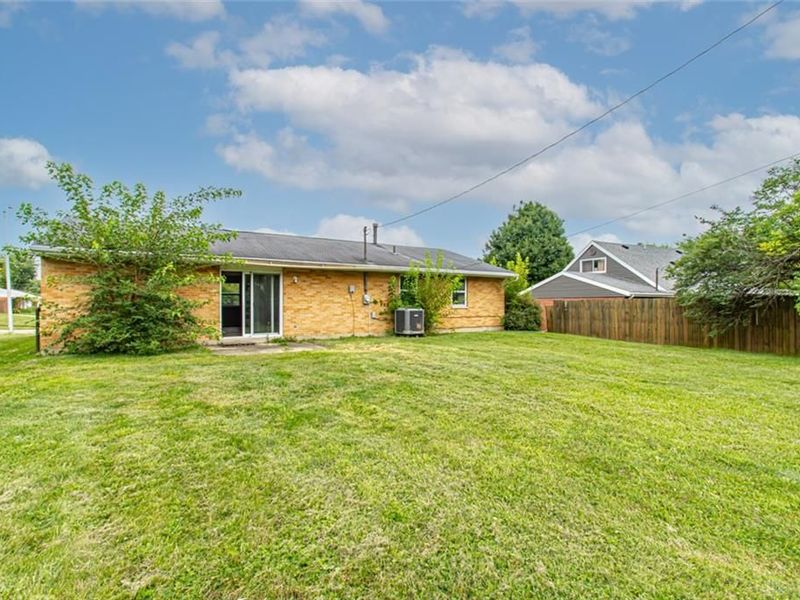 7613 Damascus Drive, Huber Heights, OH 45424 Photo 21
