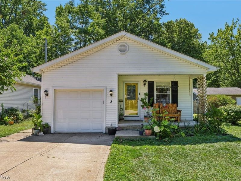 8 Oakwood Boulevard, Painesville Township, OH 44077 Photo 1