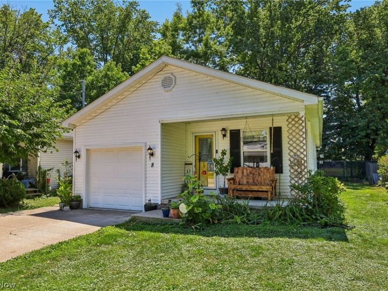 8 Oakwood Boulevard, Painesville Township, OH 44077 Photo 3