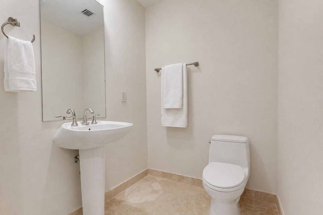701 S Olive Avenue, Unit 1706, West Palm Beach, FL 33401 Photo