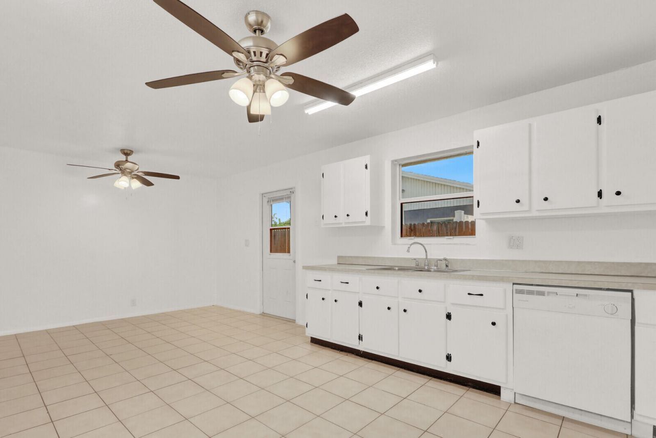 357 Garden Boulevard, Palm Beach Gardens, FL 33410 Photo
