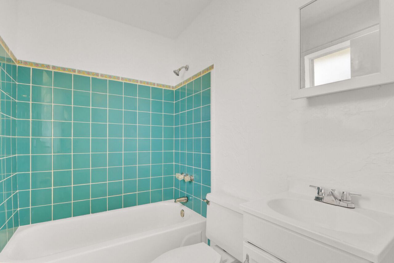 357 Garden Boulevard, Palm Beach Gardens, FL 33410 Photo