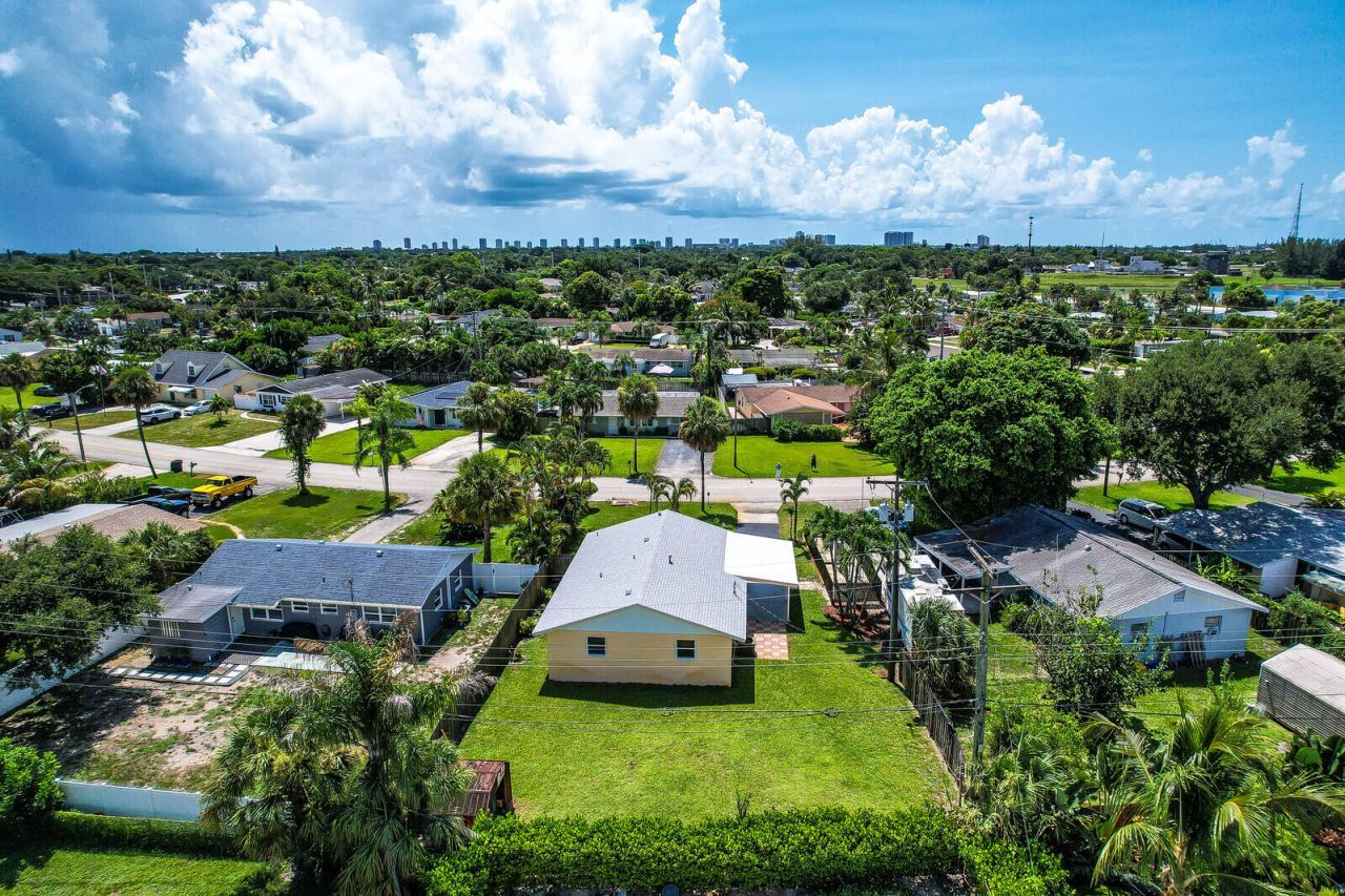 357 Garden Boulevard, Palm Beach Gardens, FL 33410 Photo