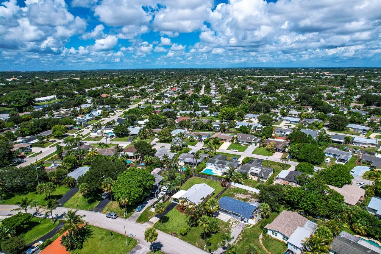 357 Garden Boulevard, Palm Beach Gardens, FL 33410 Photo