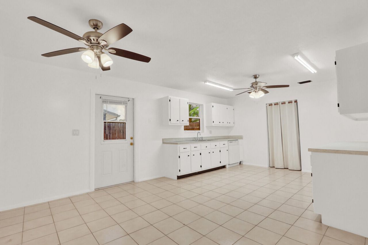 357 Garden Boulevard, Palm Beach Gardens, FL 33410 Photo