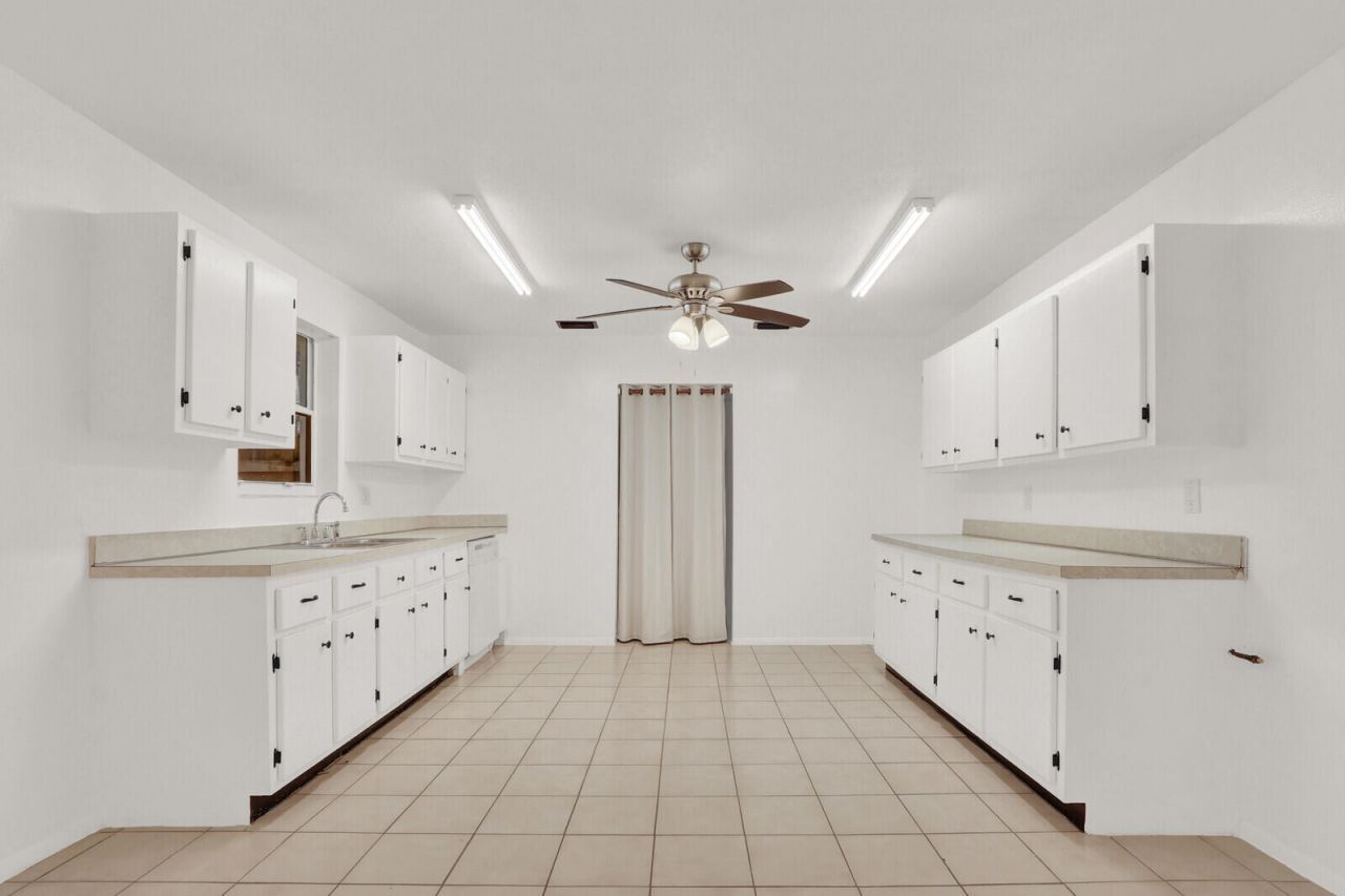 357 Garden Boulevard, Palm Beach Gardens, FL 33410 Photo