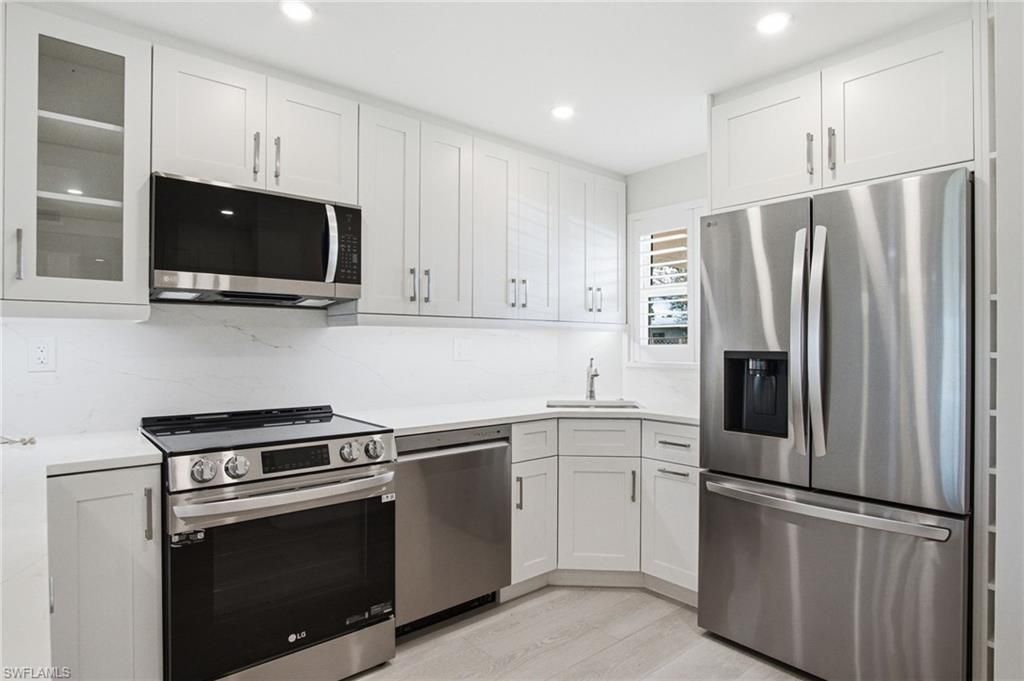 9 High Point Cir N, Unit 108, Naples, FL 34103 Photo