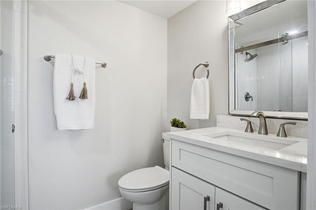 9 High Point Cir N, Unit 108, Naples, FL 34103 Photo