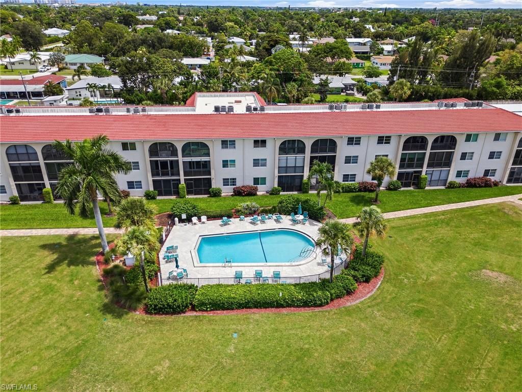 9 High Point Cir N, Unit 108, Naples, FL 34103 Photo