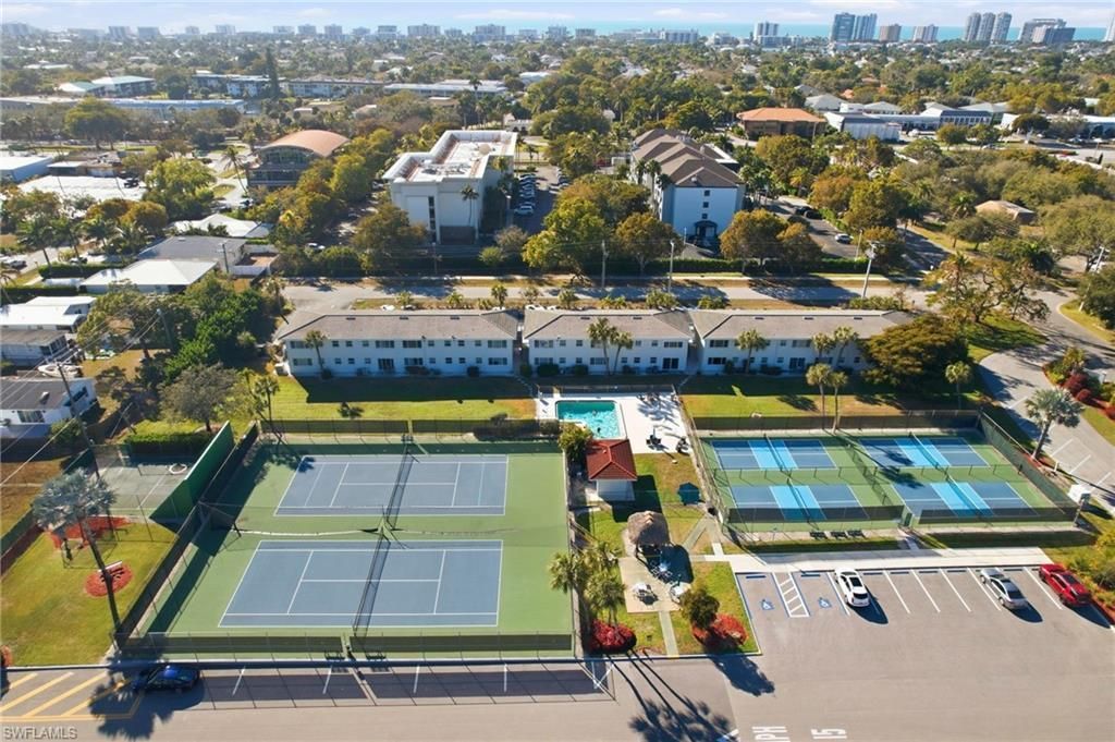 9 High Point Cir N, Unit 108, Naples, FL 34103 Photo