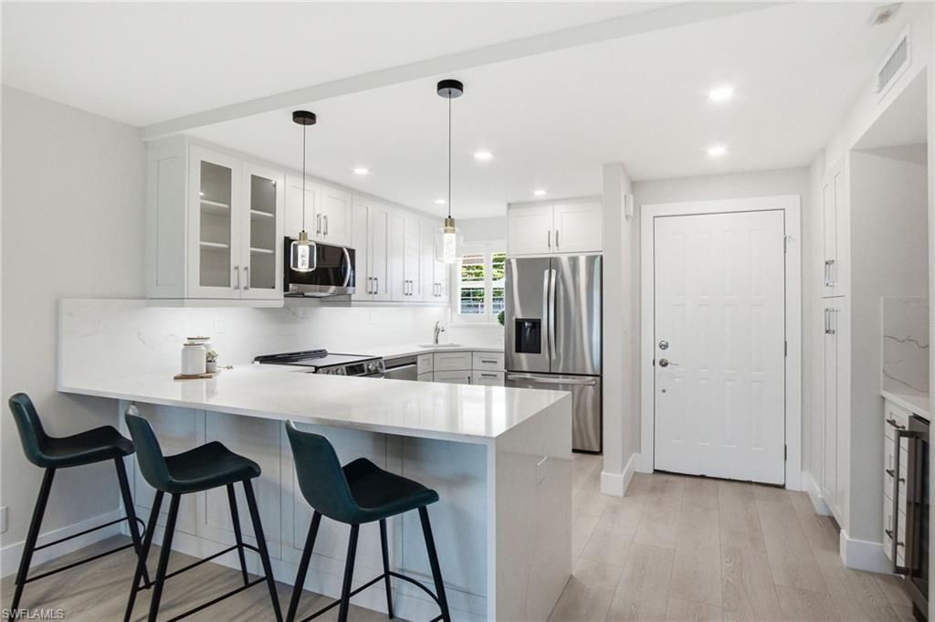 9 High Point Cir N, Unit 108, Naples, FL 34103 Photo