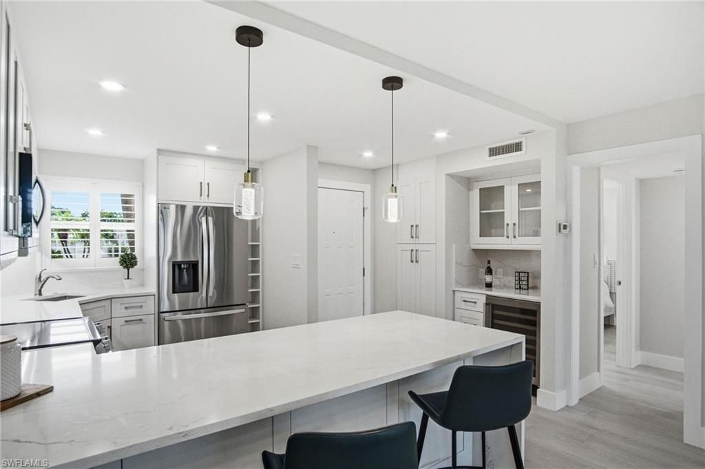 9 High Point Cir N, Unit 108, Naples, FL 34103 Photo