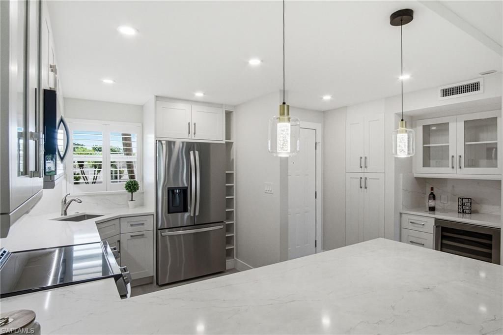9 High Point Cir N, Unit 108, Naples, FL 34103 Photo