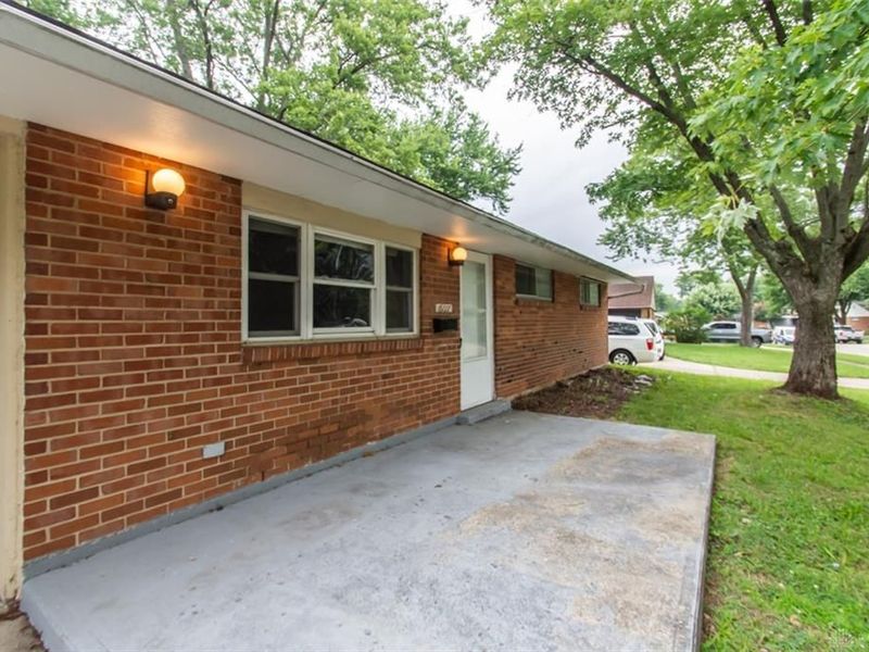 6111 Rosebury Drive, Huber Heights, OH 45424 Photo 2