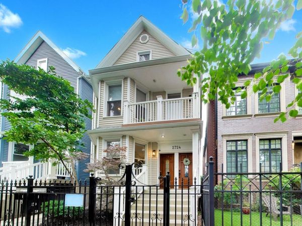 2724 N Marshfield Avenue , Chicago, IL 60614