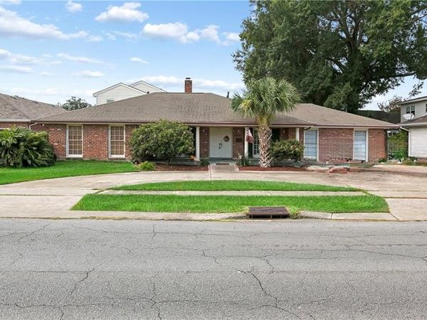 5705 W ESPLANADE Avenue , Metairie, LA 70003