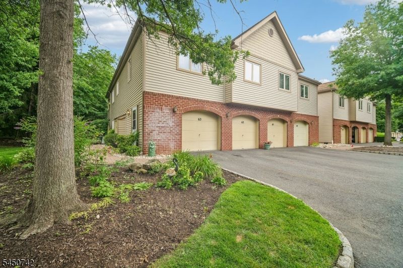 63 Sunrise Dr, Hanover, NJ 07981 Main Photo