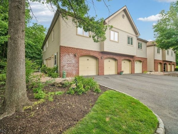 63 Sunrise Dr, Hanover, NJ 07981