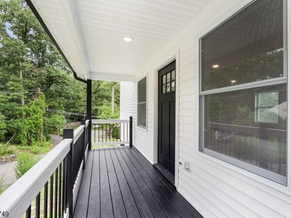 33 Allamuchy Trl, Byram, NJ 07821