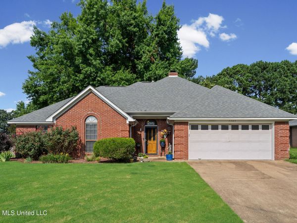 7389 Fox Glen Drive, Olive Branch, MS 38654