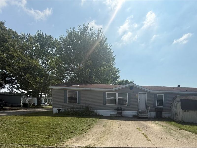1241 N Park Circle, Brookfield, OH 44403 Photo 2