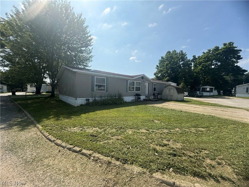 1241 N Park Circle, Brookfield, OH 44403 Photo 3