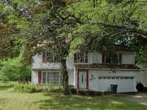 3686 Stoneleigh Road, Cleveland Heights, OH 44121
