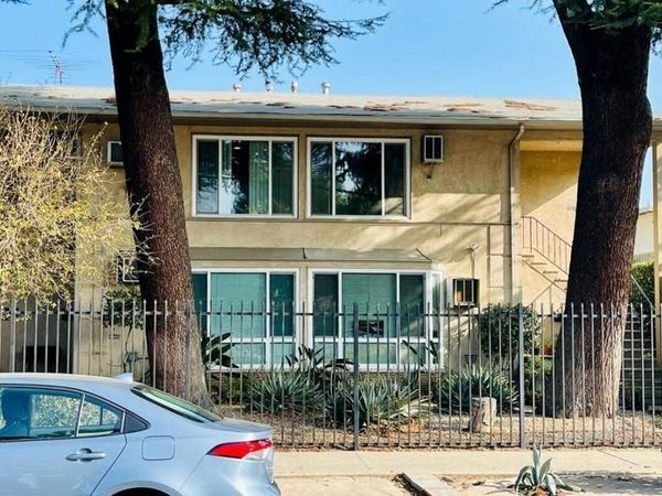 5728 Hazeltine Avenue, Van Nuys, CA 91401