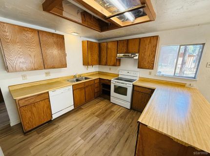 3849 Steven Lane, South Lake Tahoe, CA 96150 Photo