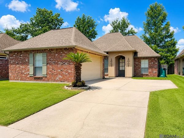 2567 Old Towne Rd, Zachary, LA 70791
