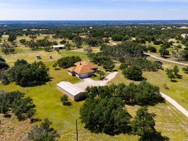 5078 Friedrich Rd, Fredericksburg, TX 78624
