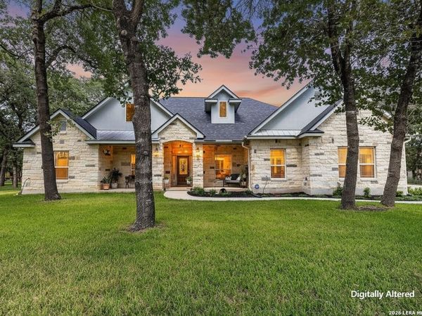 128 CHUCKWAGON DR, La Vernia, TX 78121