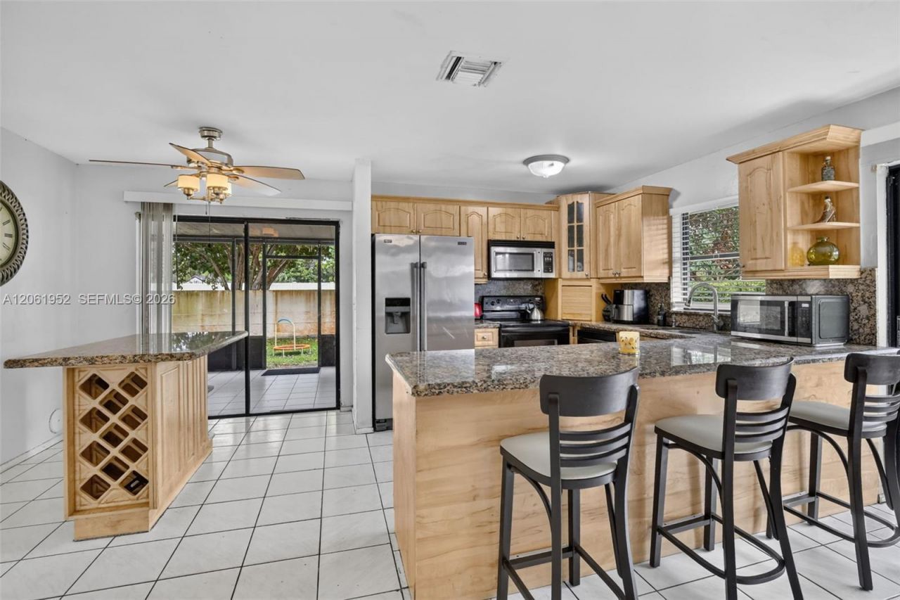 1580 SW 87th Ter, Pembroke Pines, FL 33025 Photo